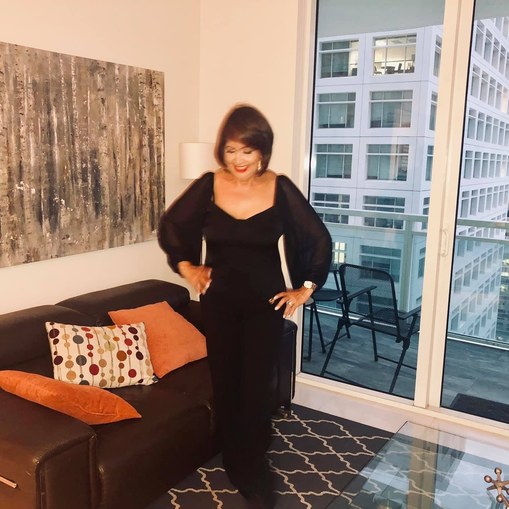 Meet your Posher, Nolvia